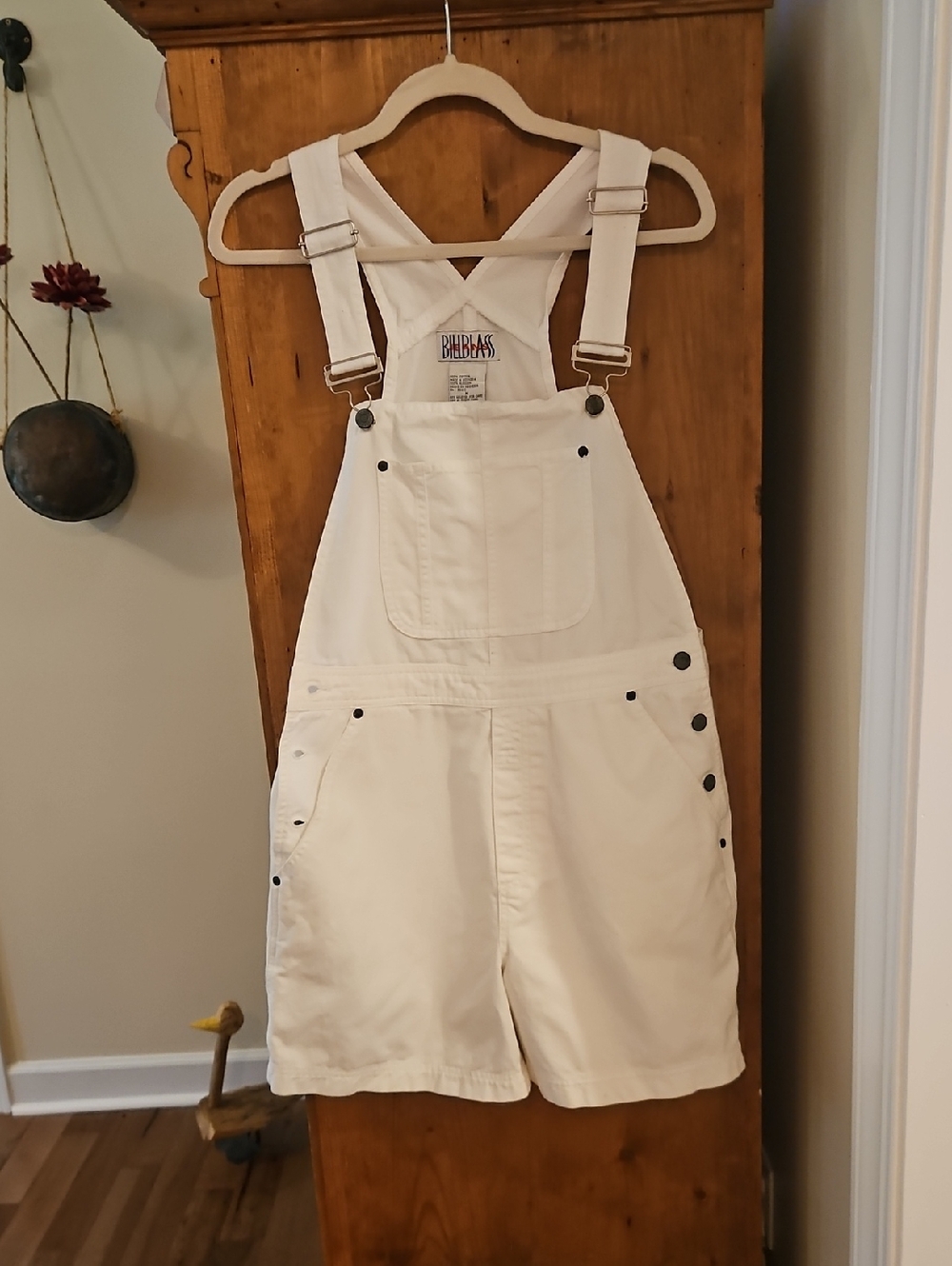 Vinrage Never Worn Bill blass Off-White Bib Short Overalls with Silver Hardware